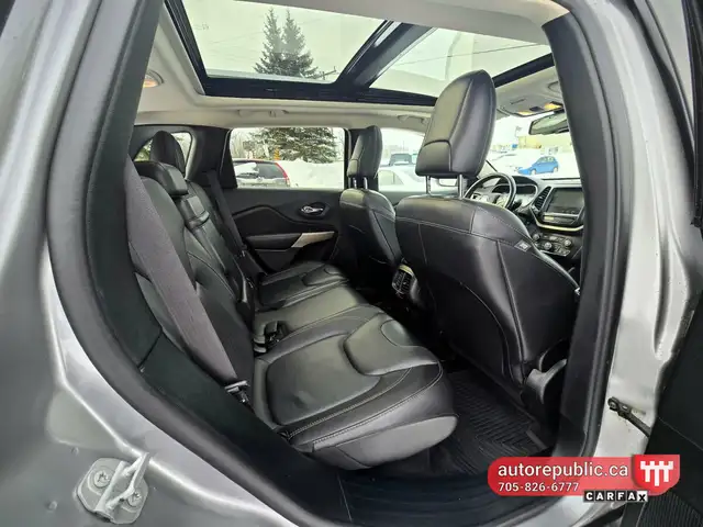 2017 Jeep Cherokee Limited V6 AWD Certified No Accidents Tow Pac - Photo 16