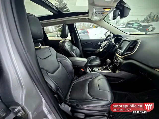 2017 Jeep Cherokee Limited V6 AWD Certified No Accidents Tow Pac - Photo 17