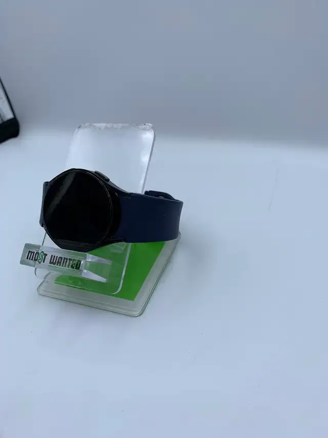 Samsung SM-R900 Galaxy Watch5 40mm Smartwatch W/ Charger - Photo 3