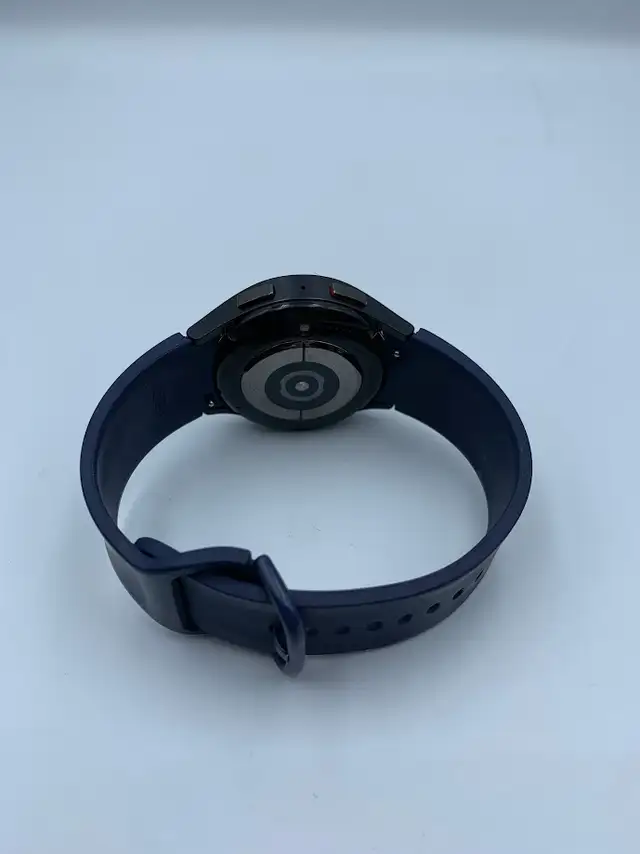 Samsung SM-R900 Galaxy Watch5 40mm Smartwatch W/ Charger - Photo 4