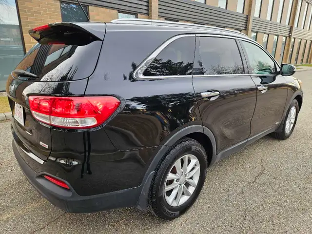 2016 Kia Sorento LX AWD T-GDI 2.0L Turbo - Photo 3