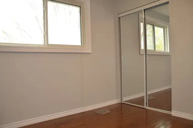 Spacious 3-Bedroom Apartment - With Parking - Photo 6