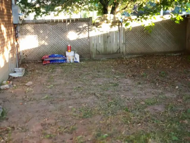 Spacious 3-Bedroom Apartment - With Parking - Photo 10