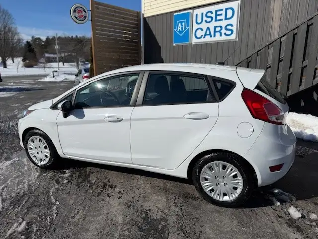 2014 FORD FIESTA SE  WOW ONLY 75,000 KM'S  AUTOMATIC - Photo 5