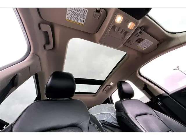 2020 Ford Escape Titanium | Heated Leather | Panoroof | AWD - Photo 17