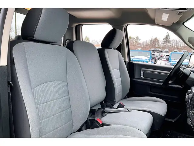 2022 Ram 1500 Classic SLT Quad V8 Black Appearance | Heated Seat - Photo 7