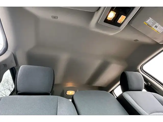 2022 Ram 1500 Classic SLT Quad V8 Black Appearance | Heated Seat - Photo 17