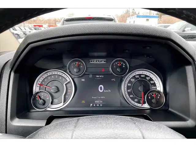 2022 Ram 1500 Classic SLT Quad V8 Black Appearance | Heated Seat - Photo 20