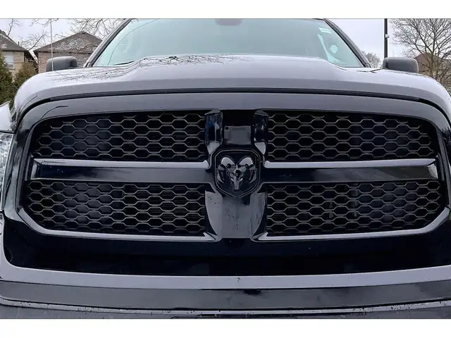 2022 Ram 1500 Classic SLT Quad V8 Black Appearance | Heated Seat - Photo 29