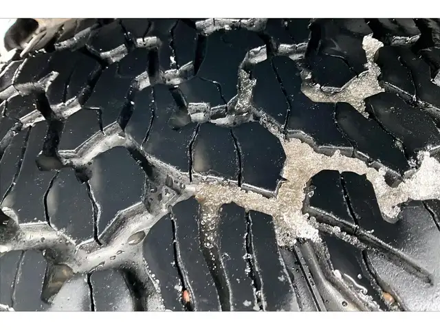 2022 Ram 1500 Classic SLT Quad V8 Black Appearance | Heated Seat - Photo 35