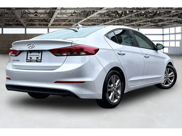 2017 Hyundai Elantra GL | HeatedSeats | BlindSpot | CarPlay | FW - Photo 2