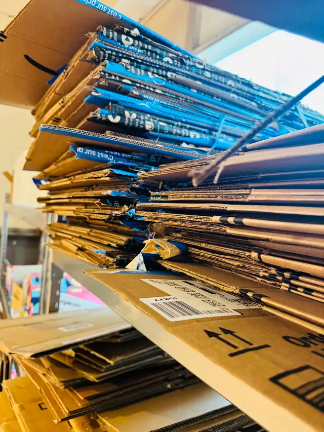 Boxes (Used – Like New) $1.00   Tax - Photo 2