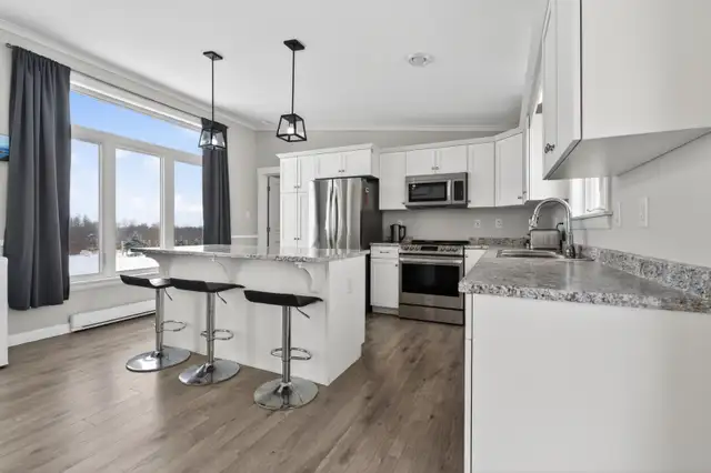 Affordable 3 Bedroom 2 Bath on .85 acre lot. - Photo 3