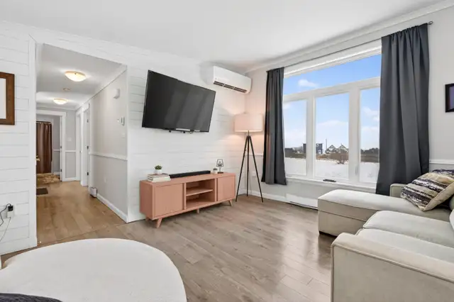 Affordable 3 Bedroom 2 Bath on .85 acre lot. - Photo 4