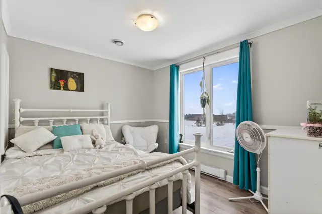 Affordable 3 Bedroom 2 Bath on .85 acre lot. - Photo 8