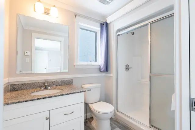 Affordable 3 Bedroom 2 Bath on .85 acre lot. - Photo 9