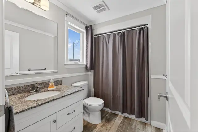 Affordable 3 Bedroom 2 Bath on .85 acre lot. - Photo 10