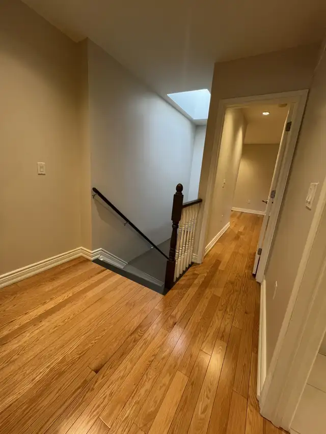 2 Bedroom   Den 2 Level Corner Apt. For Rent - Photo 9