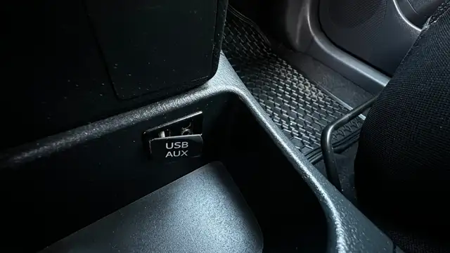 2013 Toyota Matrix FWD Manual - Safetied, 2 Sets Tires $7850 - Photo 8