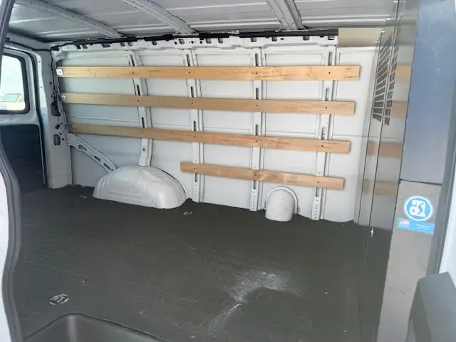 2024 CHEV EXPRESS CARGO VAN - Photo 9