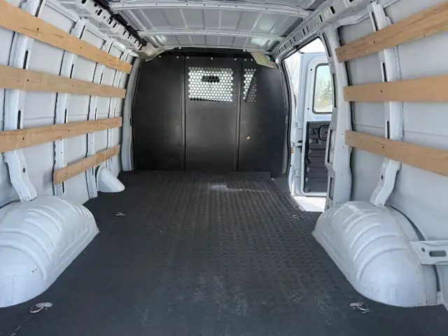 2024 CHEV EXPRESS CARGO VAN - Photo 11