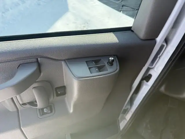 2024 CHEV EXPRESS CARGO VAN - Photo 12