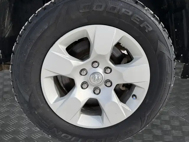 2022 Ram 1500 Big Horn 4x4 Quad Cab 6'4' Box - Photo 9