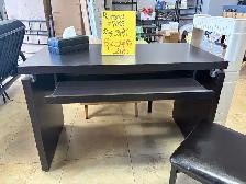 LE PLUS BAS PRIX!! TOUT EST NEUF! Des meubles en vente！