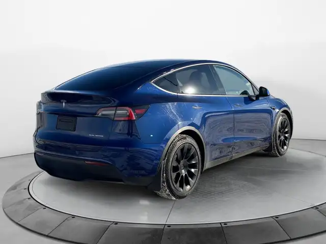2021 Tesla Model Y Long Range AWD Dual Motor - Photo 7