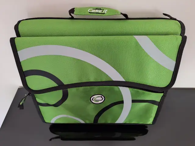 Case it - 3 Inch -Three Ring Binder - New