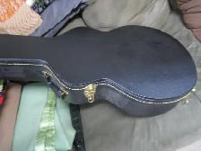 Hardshell Acoustic Guitar Case - Excellent