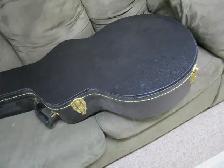 Hardshell Acoustic Guitar Case - Excellent - Photo 5