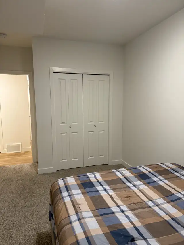 Bright 1-Bedroom Basement Apartment - Private Entrance - Photo 9