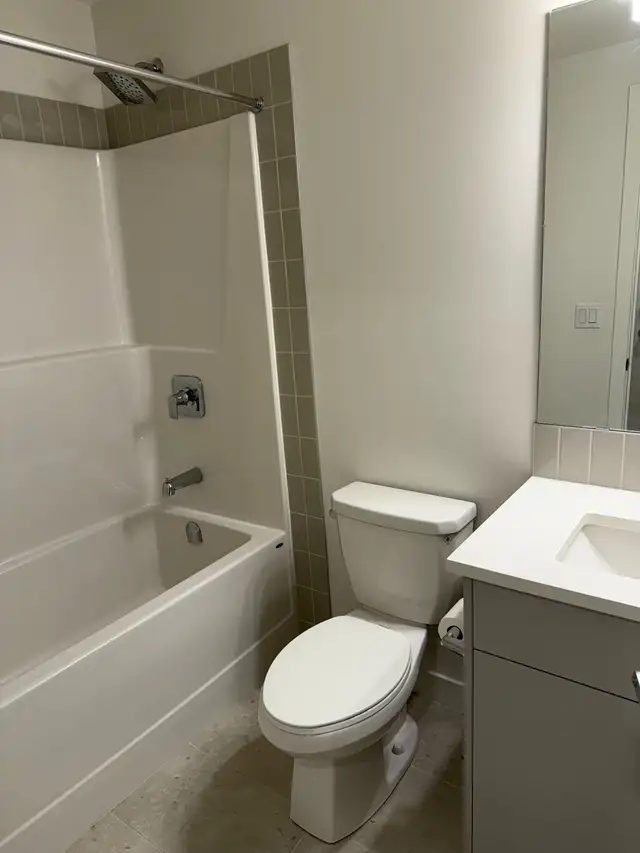 Bright 1-Bedroom Basement Apartment - Private Entrance - Photo 10