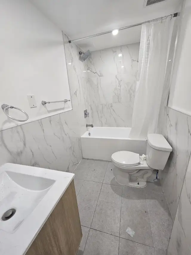 For Rent 3 1/2 apartment - 5 minute walk to Rosemont Metro - Photo 3