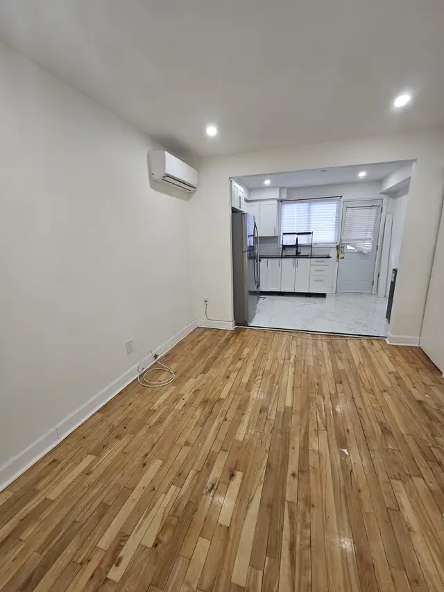 For Rent 3 1/2 apartment - 5 minute walk to Rosemont Metro - Photo 15