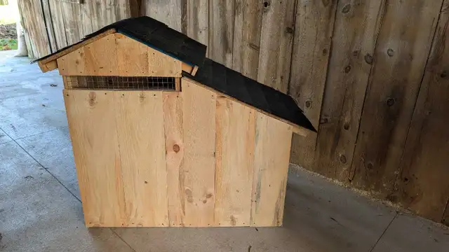starter chicken coop - Photo 4