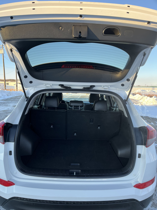 2018 Hyundai Tucson SE - Photo 11