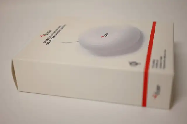 Wireless Charger Pad Qi Fuse Fast Charging with 5' cable NEW - Photo 2