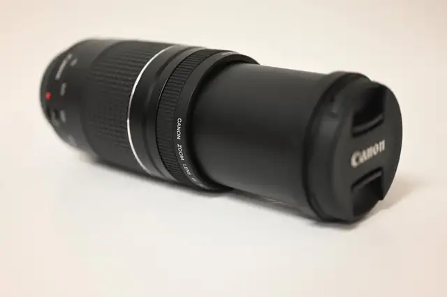 Canon Lens EF 75-300mm with box in good and working condition - Photo 4