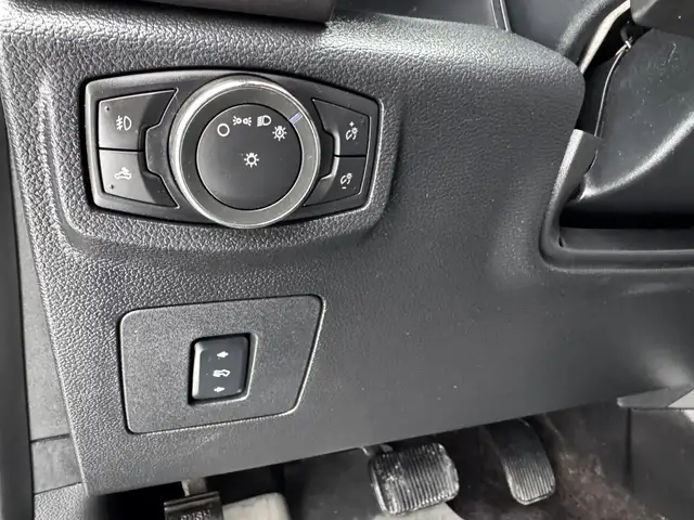 2016 Ford F-150 XLT Sport Super Crew FX4 ONLY 141,000KMS - Photo 12