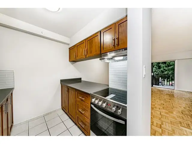 1 Bedroom Apartment for Rent - 155 19TH ST E - Photo 6