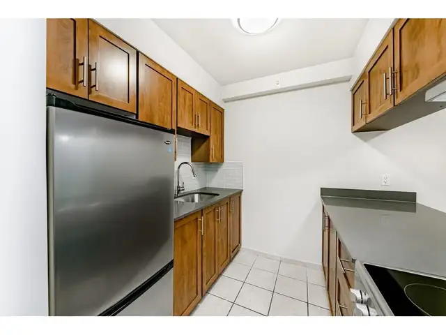 1 Bedroom Apartment for Rent - 155 19TH ST E - Photo 17