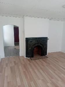 18 Cedar St #1- Large 2 Br Flat, North, Laundry hookups - Photo 4