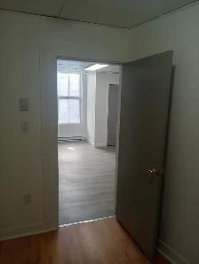 18 Cedar St #1- Large 2 Br Flat, North, Laundry hookups - Photo 7