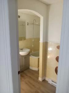 18 Cedar St #1- Large 2 Br Flat, North, Laundry hookups - Photo 10