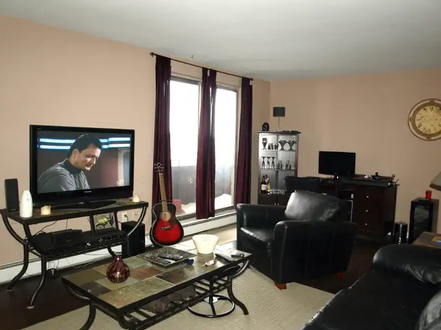 2 Bedroom Zulich Managed Apartment Available April 1st - Photo 4