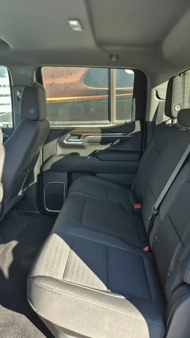 2022 GMC Sierra K1500 SLE - Photo 9