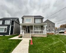 ALL UTILITIES INCLUDED 4 Bed 3.5 Bath Unit in Niagara Falls!