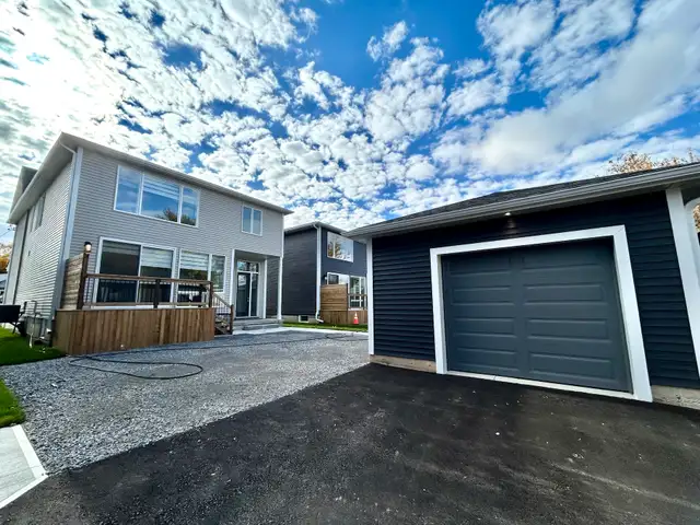 ALL UTILITIES INCLUDED 4 Bed 3.5 Bath Unit in Niagara Falls! - Photo 2